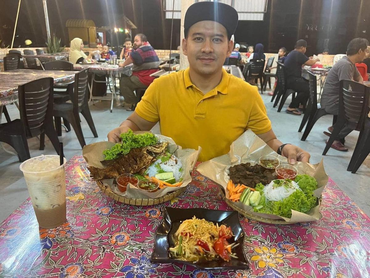 Yb Guest House 4 Bilik 5 Katil Chukai Esterno foto
