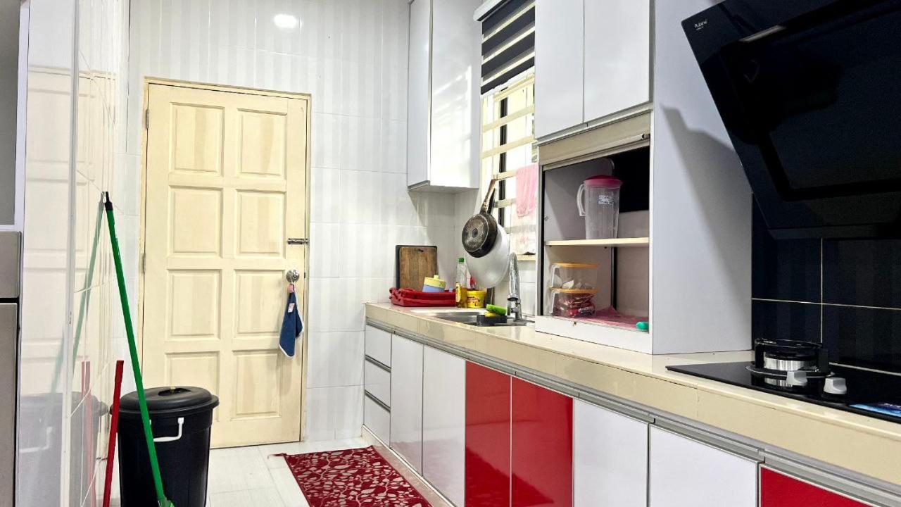 Yb Guest House 4 Bilik 5 Katil Chukai Esterno foto